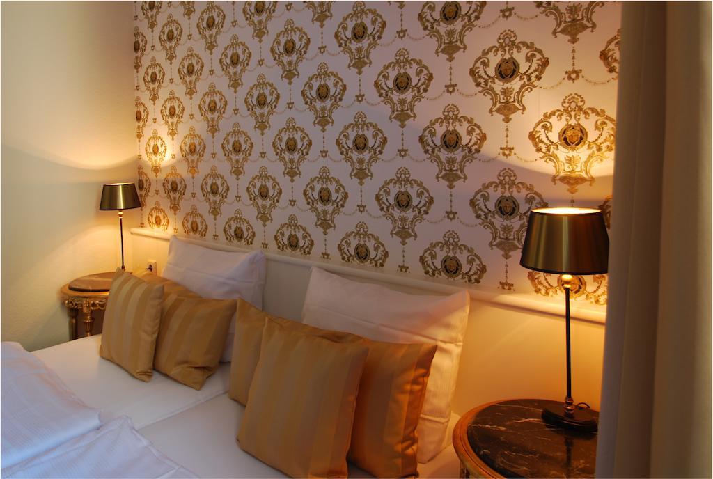 Superior Double or Twin Room,1211706343:JPEG