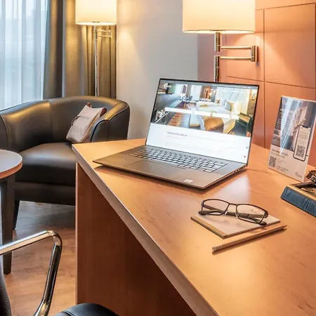 Plaza Premium Koeln-2