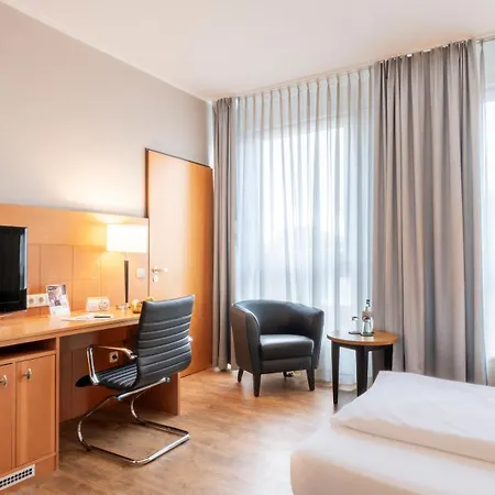 Plaza Premium Koeln-2